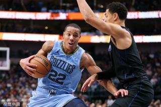 通过控制负 通过控制负