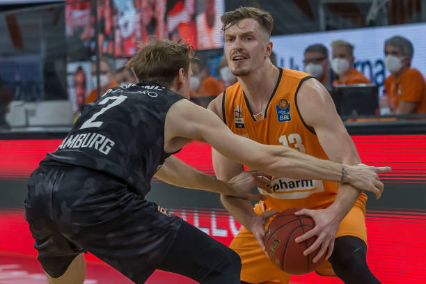 进马内和萨 进马内和萨